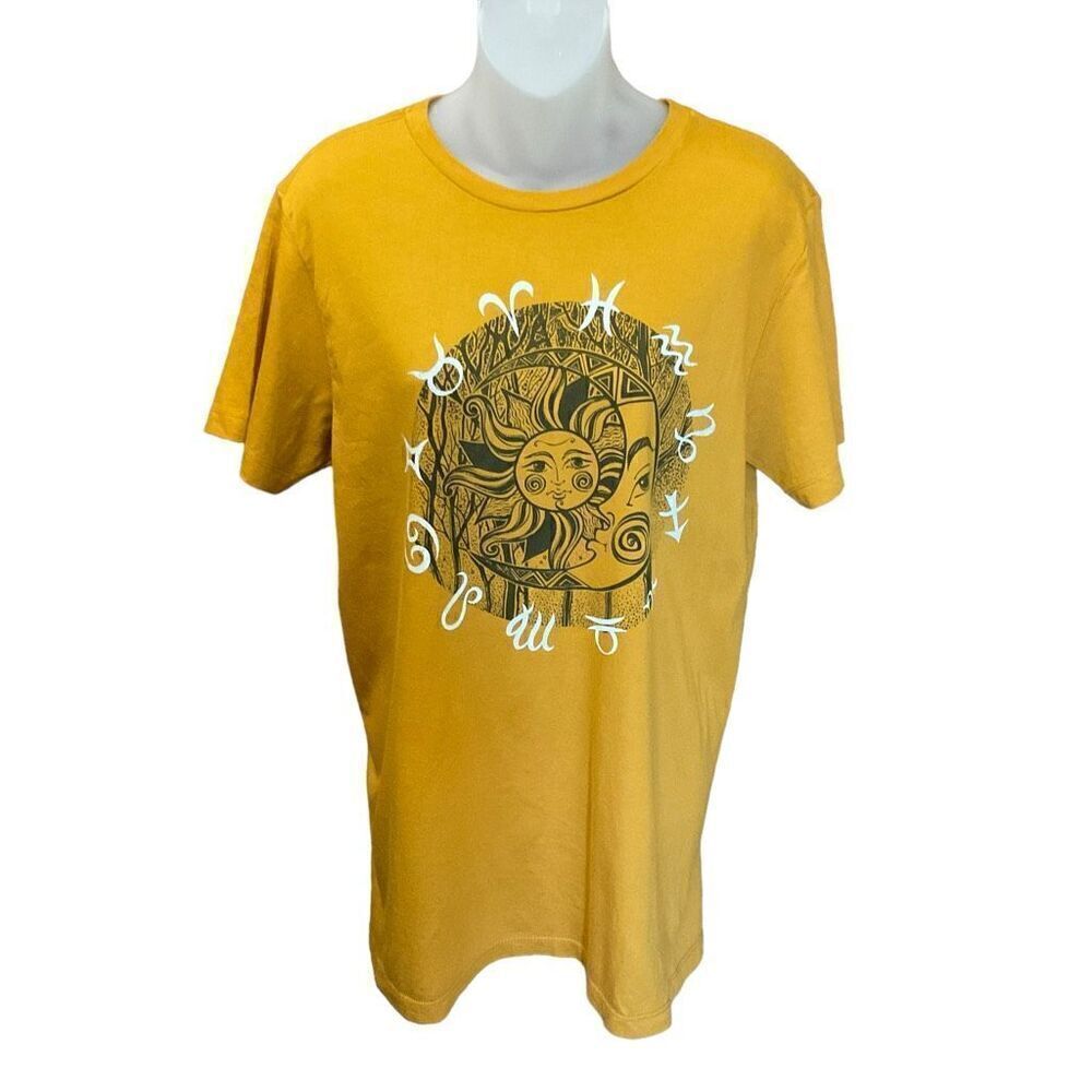 In Your Face Tee Shirt Crew Neck Zodiac Sun Moon Graphic Yellow Black Medium